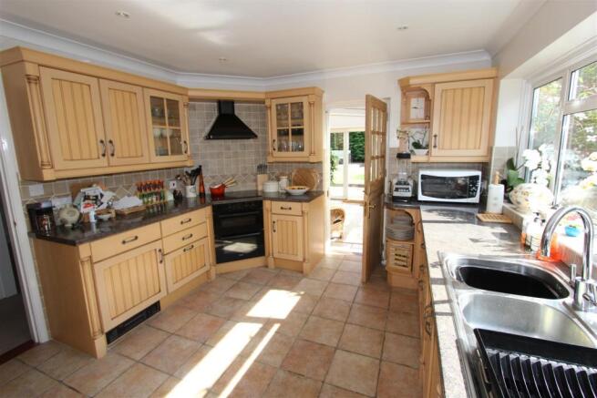 Kitchen/Breakfast Ro
