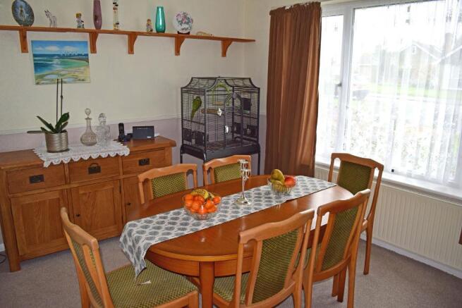 Bedroom 2/Dining Room