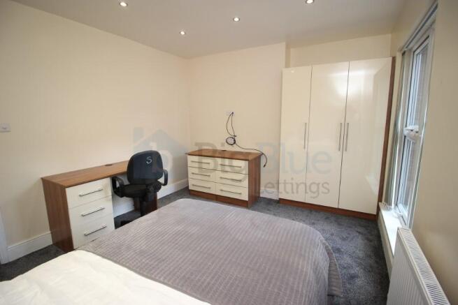 10 bed Terraced to rent Image 10