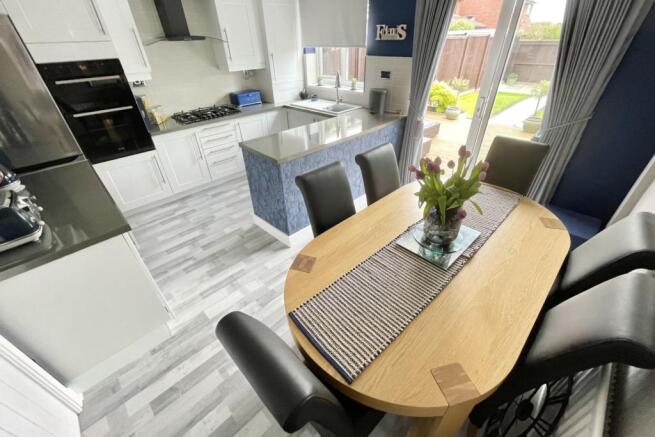 Kitchen/Dining Room
