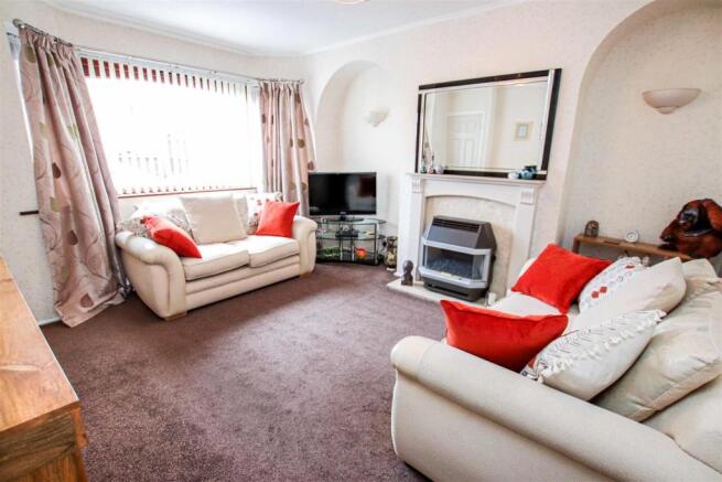 BAY FRONTED LOUNGE