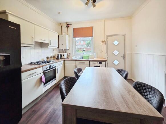 2 bed Terraced for sale Image 2