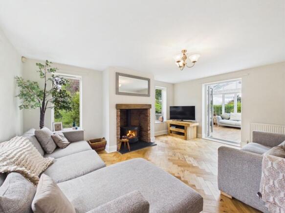4 bed Detached for sale Image 6