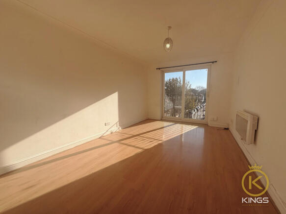 8 RHYS COURT (4)