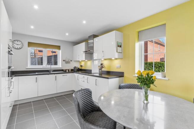 DSC02328-d527ae44954afdd367fd64d0863f006f - 800px.