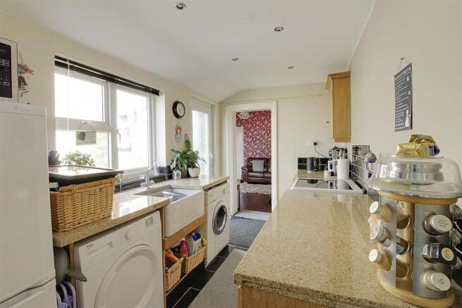 kitchen 1.jpg