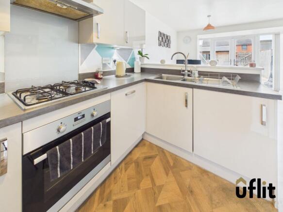 4 bed Semi-Detached for sale Image 7