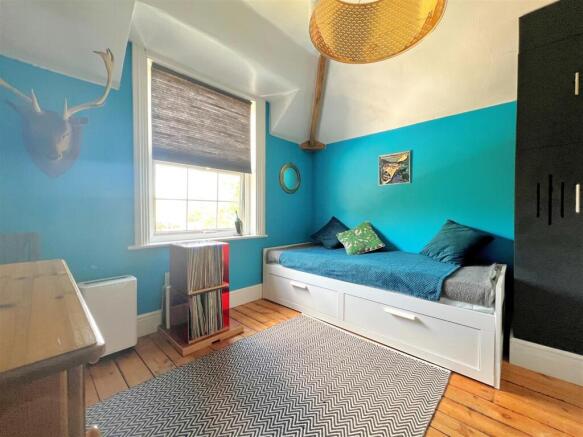 bed 3.jpg