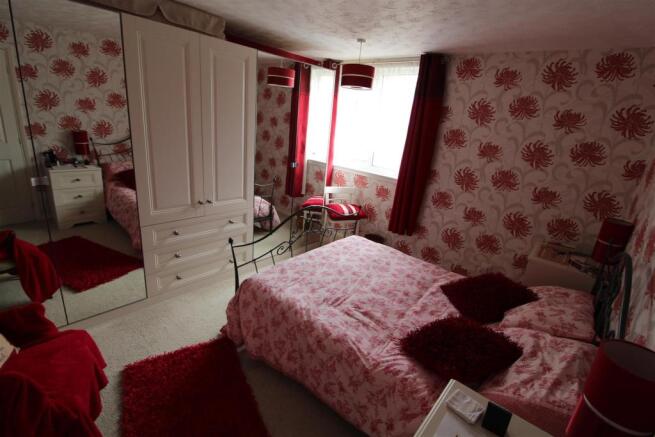 Bed 1.JPG