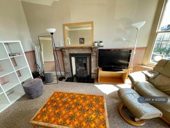 Sitting Room/Bedroom 5