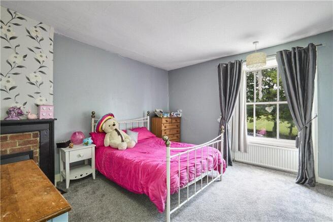5 bed Detached for sale Image 12