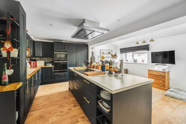 Kitchen/ reception/