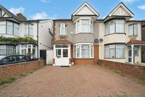 Wycombe Road, Ilford, IG2 6UT