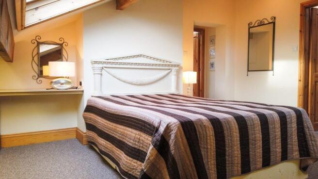 11 bed Flat for sale Image 8