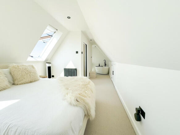 master loft bedro...