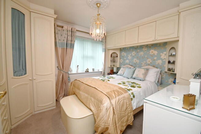 2 bed Detached Bungalow for sale Image 7