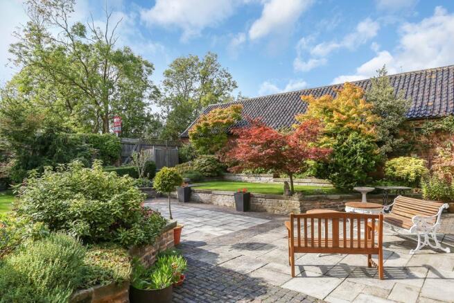 COURTYARD GARDEN