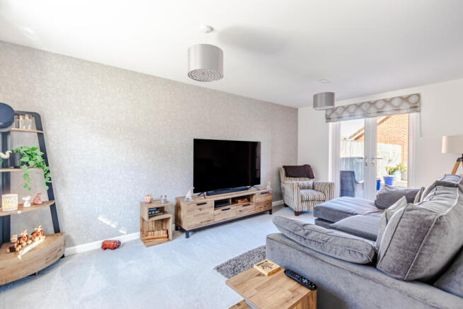5 bed Detached for sale Image 9