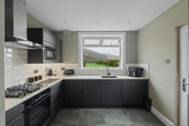 7 Walker Street, Innerleithen, EH44 6LR photo 4