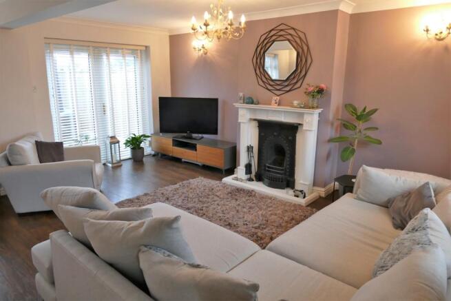 Lounge b