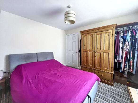 2 bed Flat for sale Image 8