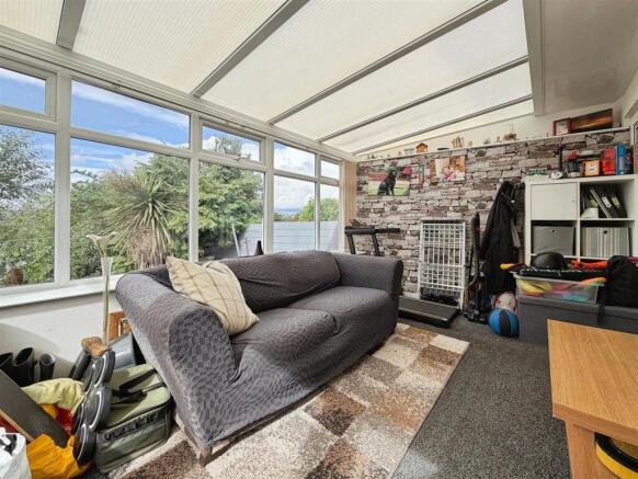 3 bed Semi-Detached for sale Image 10