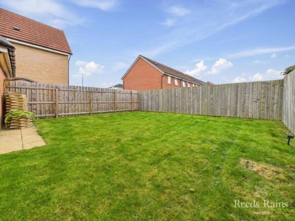 4 bed Semi-Detached for sale Image 7