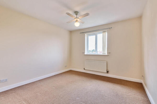 2 bed Flat for sale Image 5
