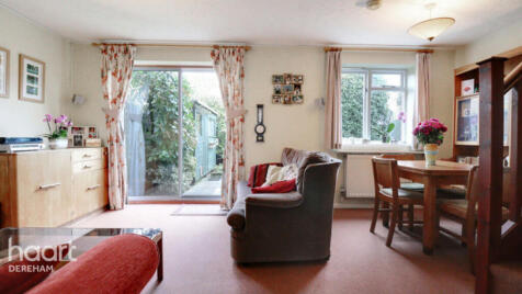 Osier Close, Scarning