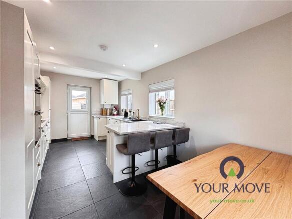 3 bed Semi-Detached for sale Image 7
