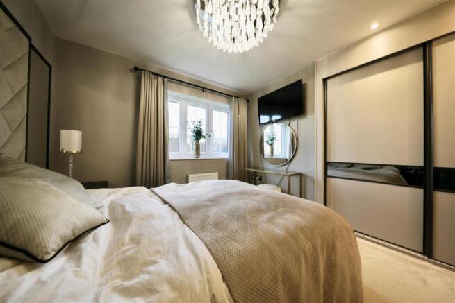 4 bed Detached for sale Image 4