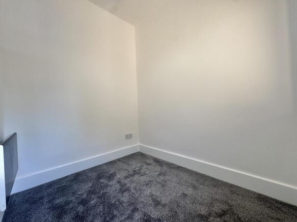 3 bed Semi-Detached to rent Image 9