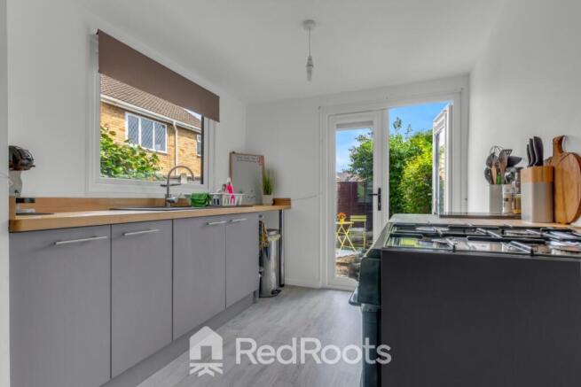 3 bed Semi-Detached for sale Image 10