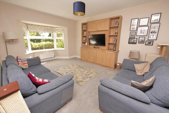 4 bed Detached for sale Image 5