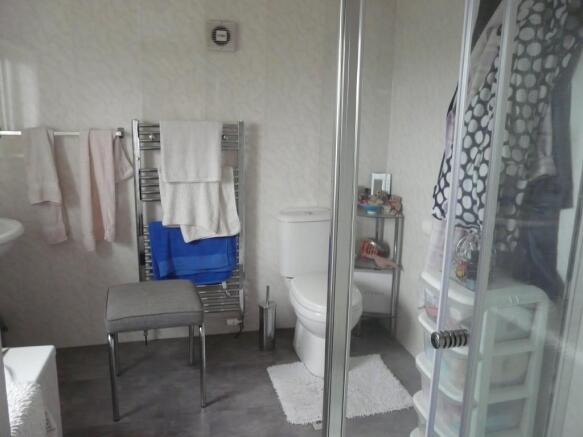 ensuite  bathroom