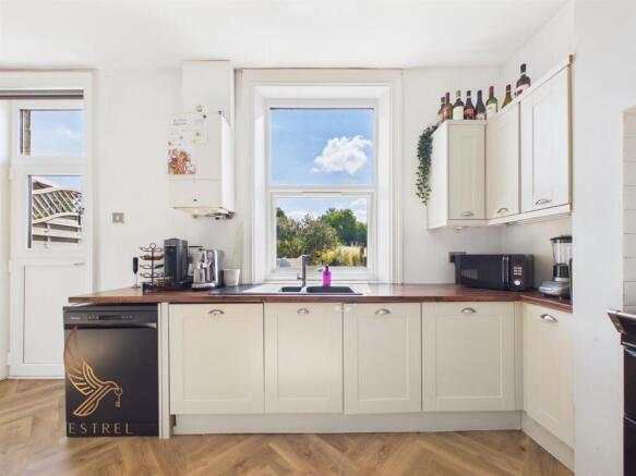 2 bed Terraced for sale Image 9
