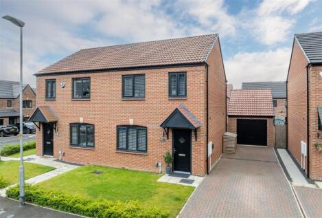 Musselburgh Circle, The Fairways, Cramlington, NE23