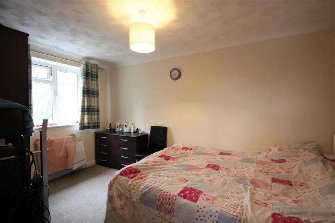 Bedroom 1.jpg