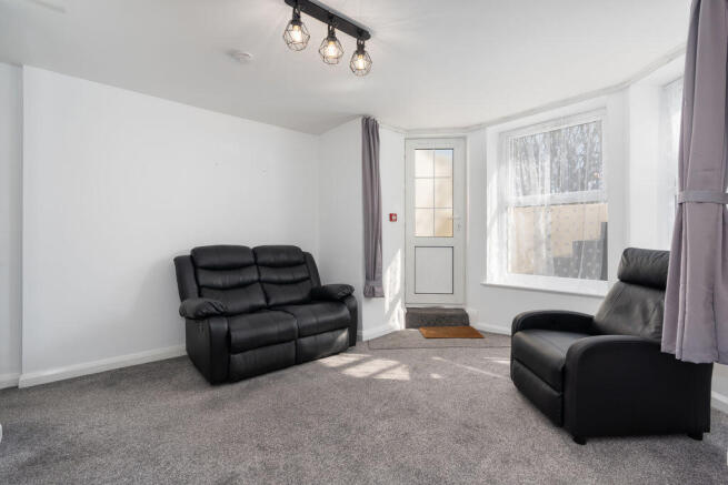 Flat 1, 11 Woodville Terrace