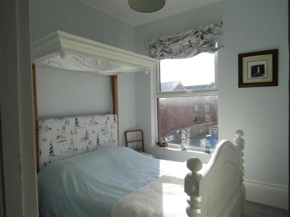 2 bed Flat for sale Image 7