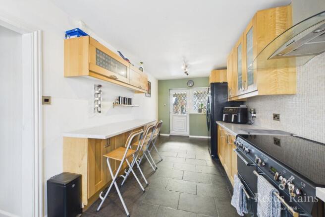 3 bed Semi-Detached for sale Image 11