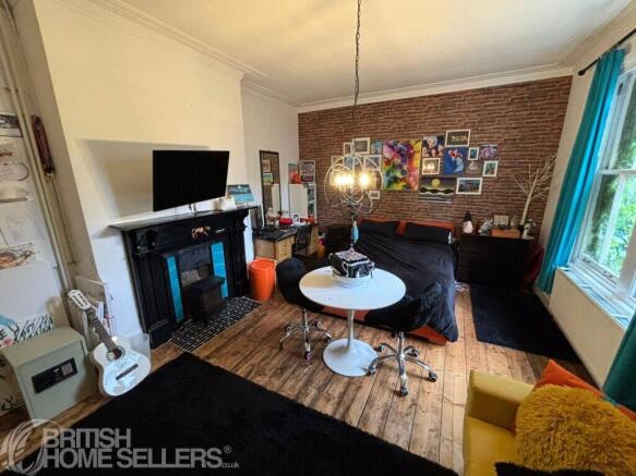 5 bed Terraced for sale Image 8