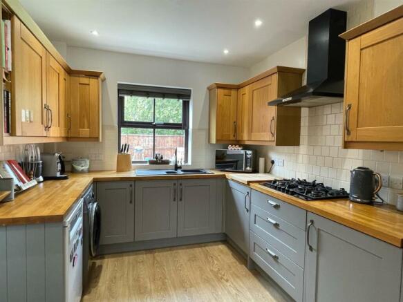 Kitchen1.jpg