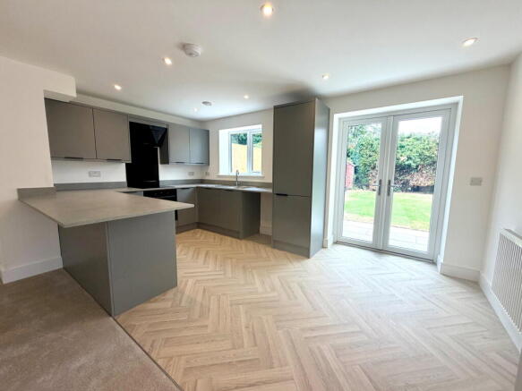 3 bed Detached for sale Image 10