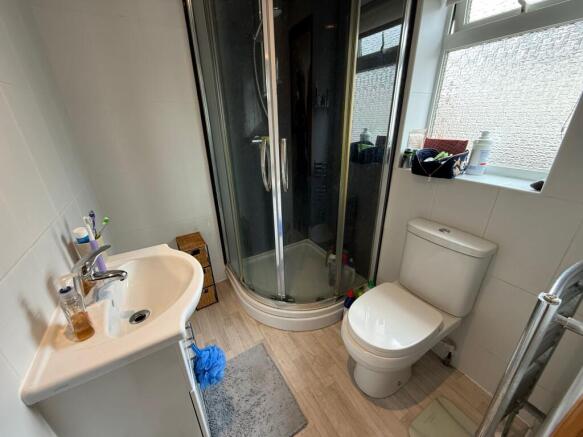 4 bed Semi-Detached for sale Image 10