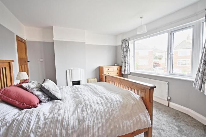 bedroom1.JPG