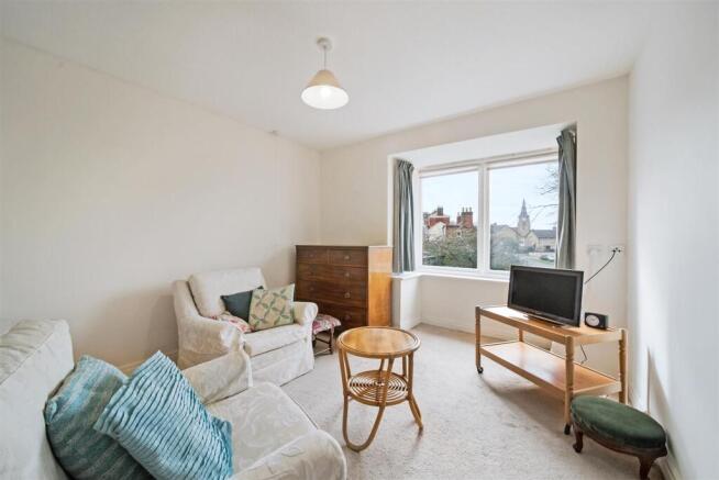 2 bed Apartment for sale Image 4