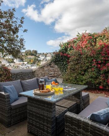 Saviours View, 10 South Ford Road, Dartmouth - Courtyard Garden