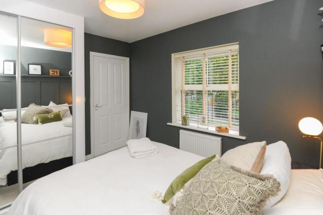 5 bed Detached for sale Image 11