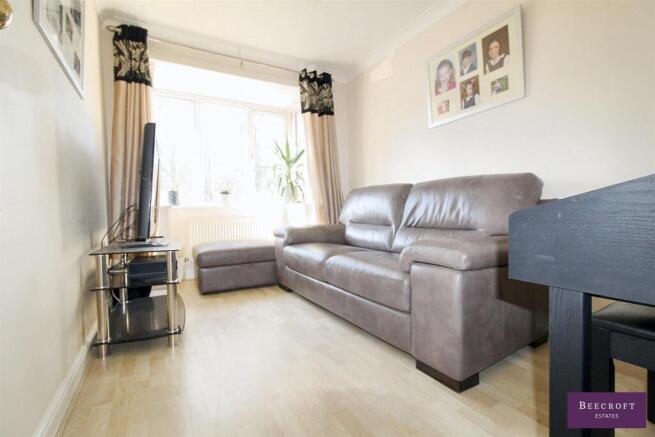 6 bed Detached for sale Image 6